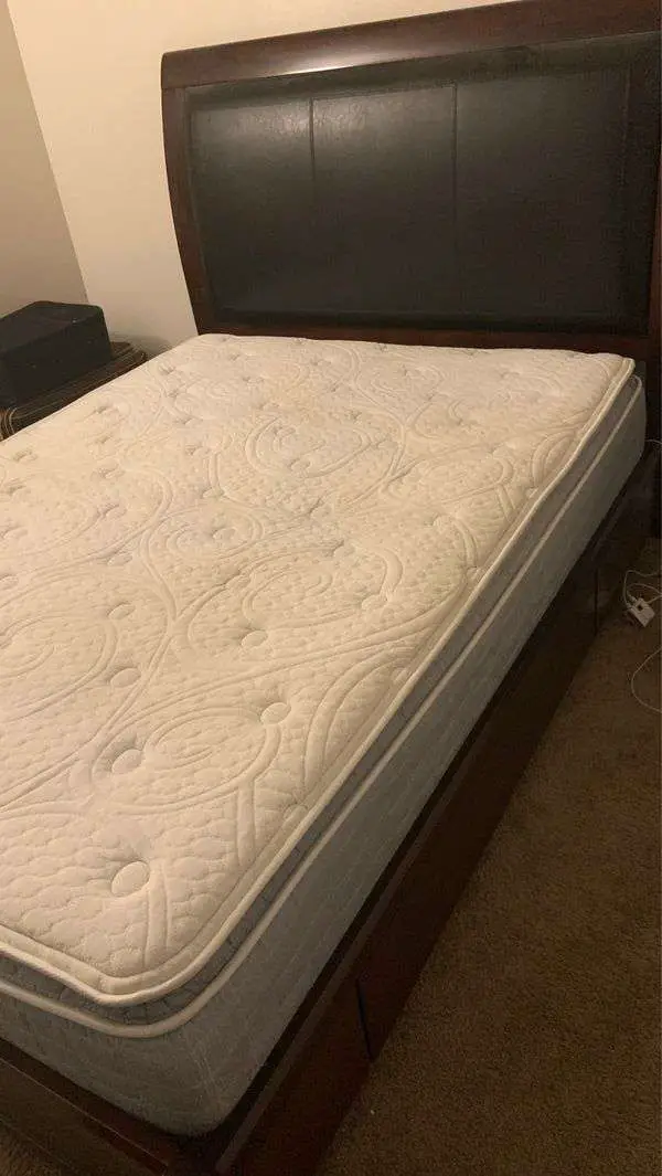 Complete Bed queen size for Sale in Sacramento, CA