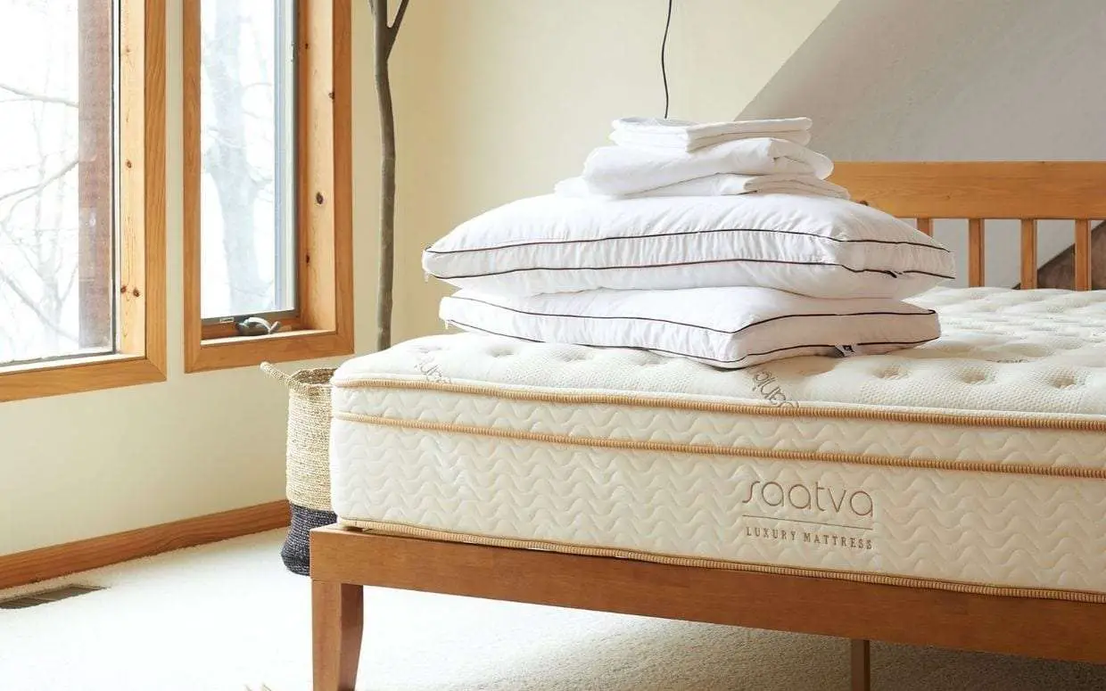 How to Find the Best Mattress for Stomach Sleepers