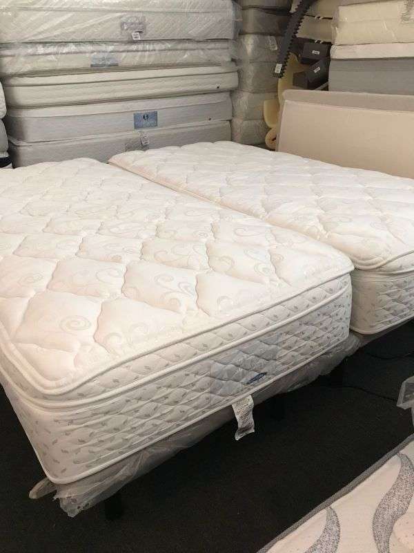 Sleep Number 5000 twin XLs with tempurpedic adjustable bed base ...