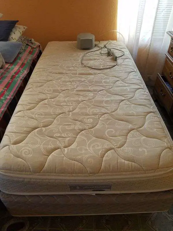Twin size Sleep Number Bed for Sale in Peoria, AZ